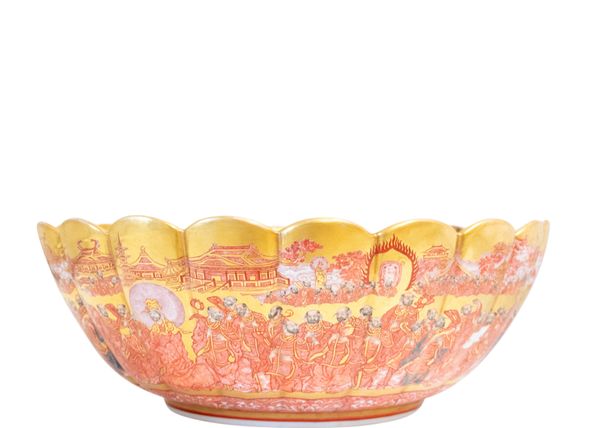 FINE AND LARGE JAPANESE KUTANI LOBED BOWL