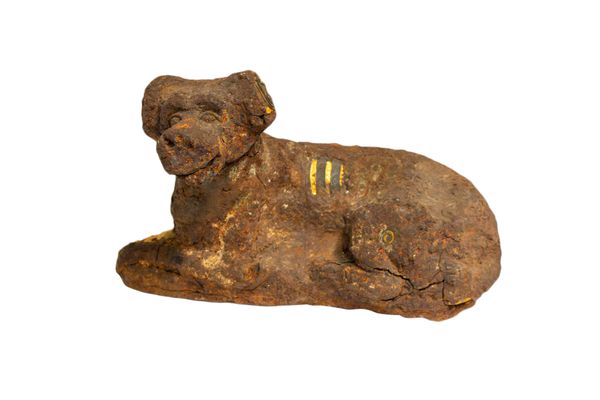 BRONZE FIGURE OF A RECUMBANT HOUND