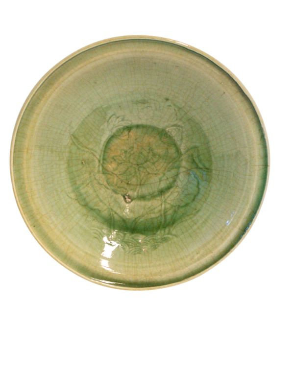 LARGE CELADON-GLAZE 'LOTUS' CHARGER, MING DYNASTY