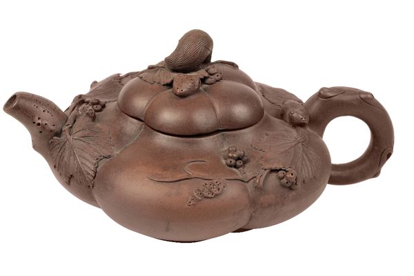 YIXING MELON FORM TEAPOT, LATE QING / REPUBLIC PERIOD