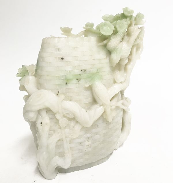 LARGE CARVED PALE-GREEN HARDSTONE VASE, REPUBLIC PERIOD