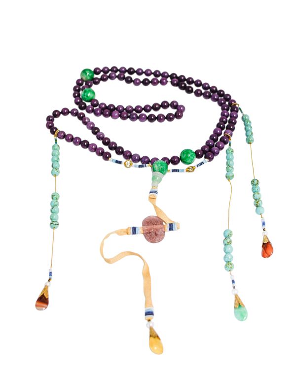 OFFICIALS SUMMER COURT HAT AND HARDSTONE BEAD NECKLACE, 20TH CENTURY