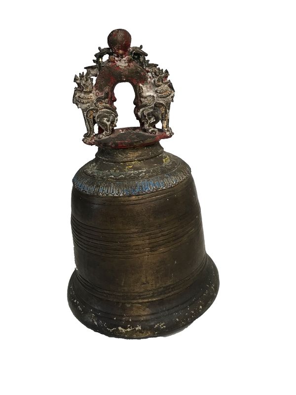 LARGE BRONZE AND POLYCHROME PAINTED TEMPLE BELL, THAILAND, 18TH / 19TH CENTURY