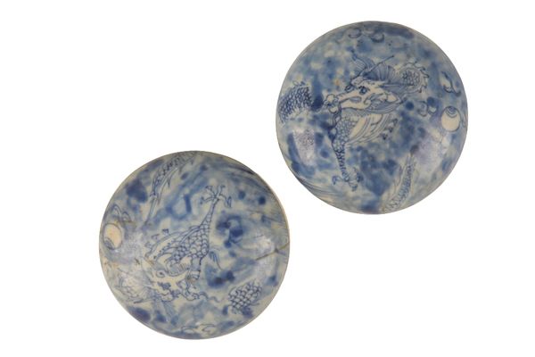 PAIR OF BLUE AND WHITE SEAL PASTE BOXES, CIRCA 1640-45