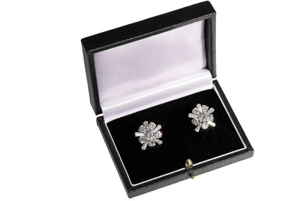 KUTCHINSKY A PAIR OF DIAMOND CLUSTER EAR CLIPS