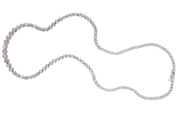 DIAMOND LINE NECKLACE