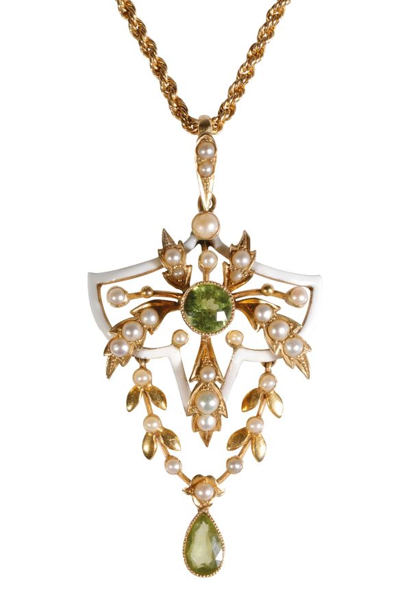 EDWARDIAN PERIDOT, SEED PEARL AND ENAMEL PENDANT AND CHAIN