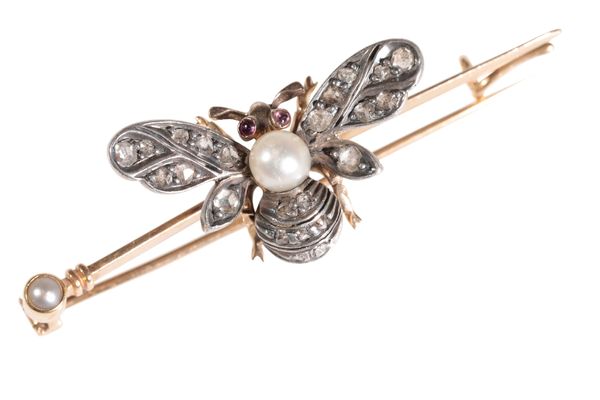 DIAMOND SET BEE BROOCH