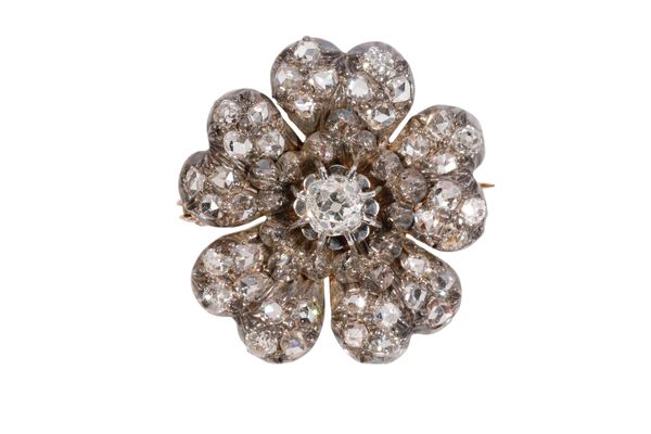 19TH CENTURY DIAMOND FLOWER HEAD BROOCH /PENDANT