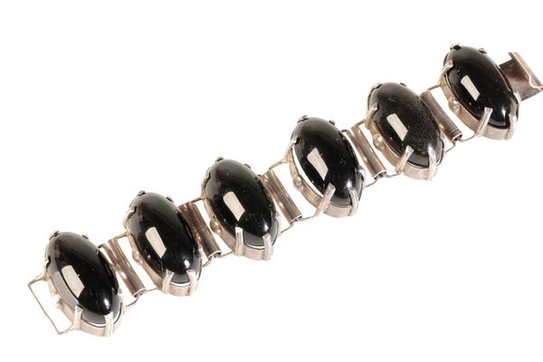 OBSIDIAN STONE BRACELET