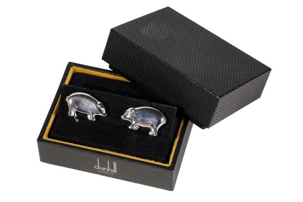 ALFRED DUNHILL: A PAIR OF SILVER CUFFLINKS