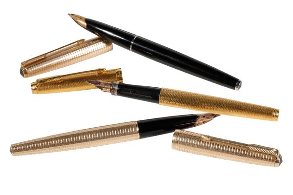 PARKER: A GOLD PLATED 61 PEN FOUNTAIN PEN SET