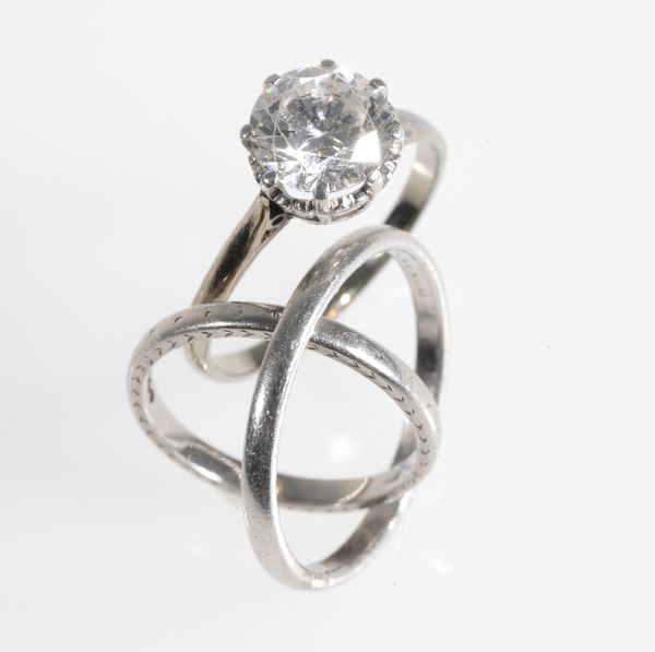 SOLITAIRE CLEAR STONE RING