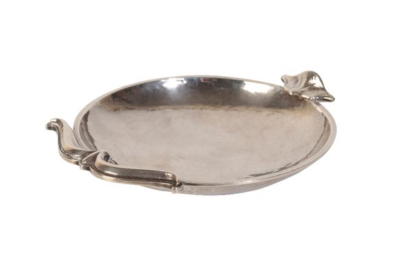 ARTS AND CRAFTS STYLE SILVER PIN DISH