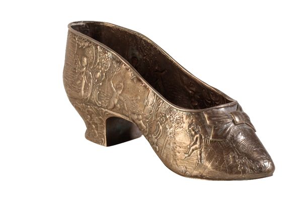 19TH CENTURY CONTINENTAL SILVER MODEL OF A SHOE