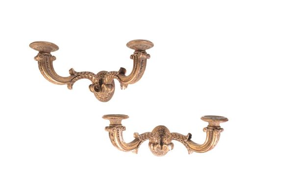 PAIR OF ITALIAN CARVED AND GILTWOOD TWIN LIGHT WALL APPLIQUES IN LATE 18TH CENTURY TASTE