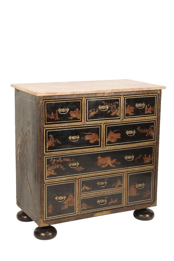 BLACK LACQUERED AND PARCEL GILT CHEST OF DRAWERS IN CHINESE TASTE