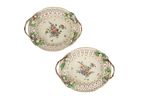 PAIR OF WORCESTER RETICULATED OVAL DISHES
