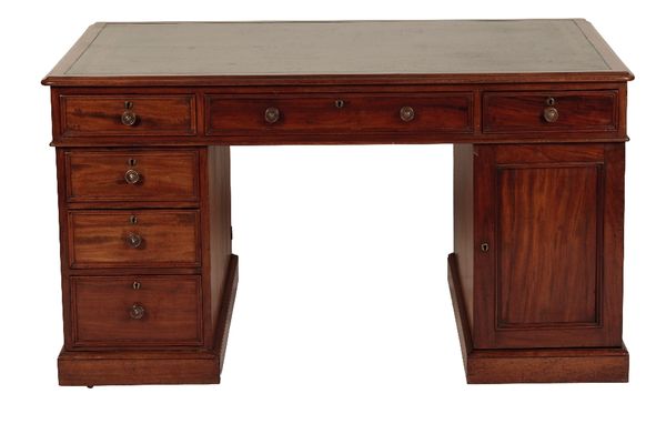 WILLIAM IV OR EARLY VICTORIAN MAHOGANY AND LEATHER INSET PARTNERS' PEDESTAL DESK IN GEORGE III STYLE