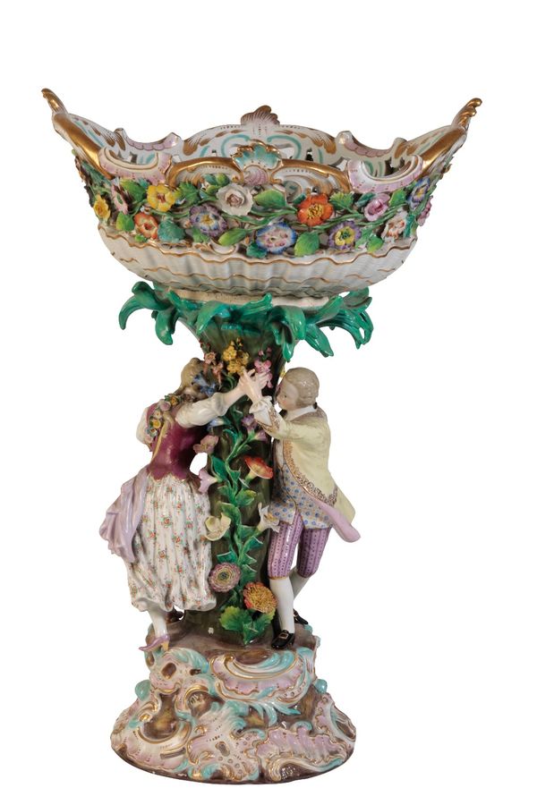 LARGE MEISSEN PORCELAIN OVAL COMPOTE, 19TH CENTURY