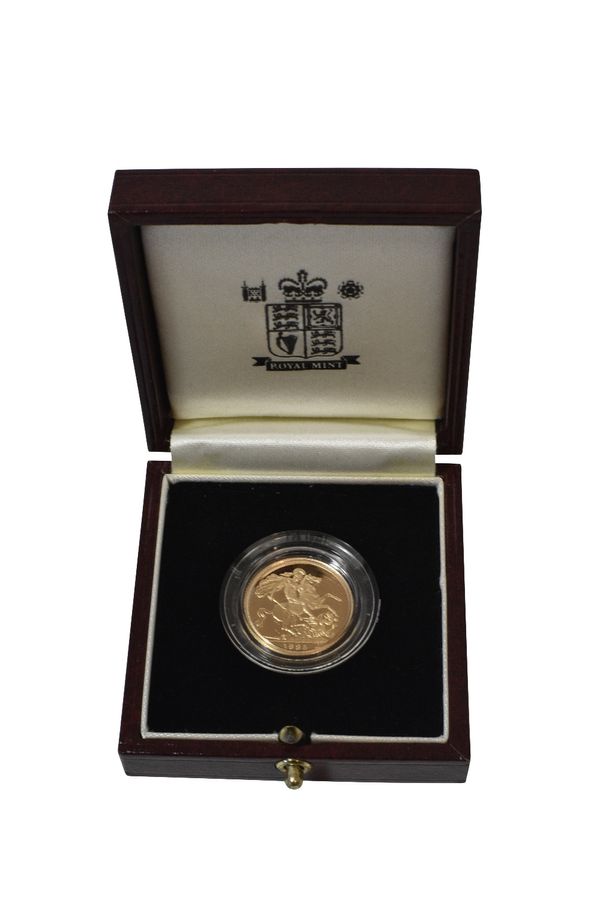 ROYAL MINT 2005 GOLD SOVEREIGN 22ct Gold. 7.98g