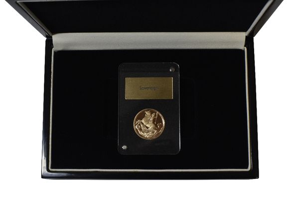 2017 SOVEREIGN Encapsulated in the box of issue. 22ct Gold.