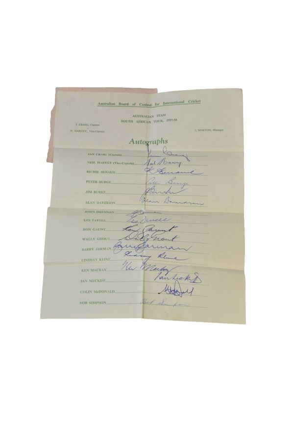 AUTOGRAPHS: SET OF AUSTRALIAN CRICKET TEAM 1957-58 SOUTH AFRICAN CRICKET TOUR AUTOGRAPHS