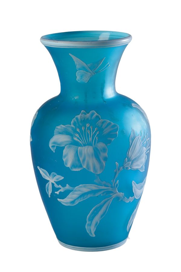 THOMAS WEBB & SONS (STOURBRIDGE) CAMEO GLASS VASE