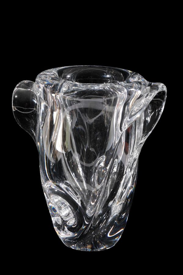 ATTRIBUTED TO DAUM: A GLASS VASE