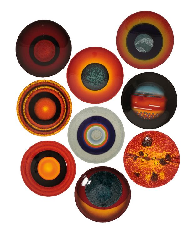 ALAN CLARKE FOR POOLE POTTERY: A SET OF NINE LIVING GLAZE "THE PLANETS" CHARGERS