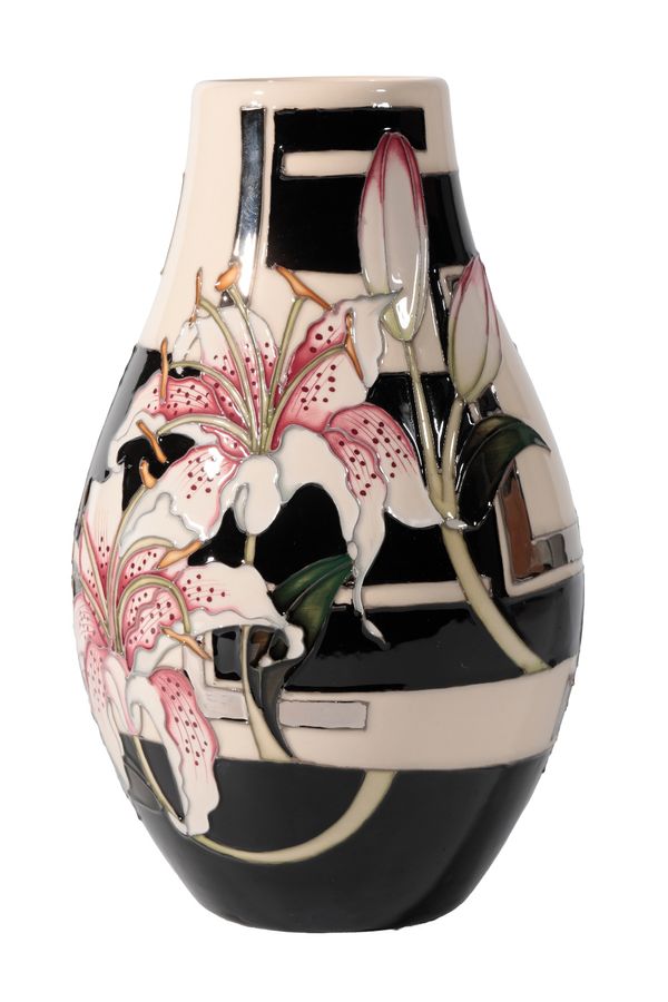 MOORCROFT: A "STARGAZER LILY" NUMBERED EDITION VASE