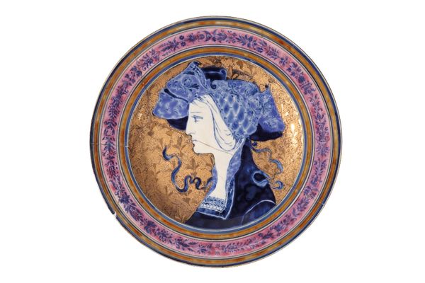 ZSOLNAY PECS: AN ART NOUVEAU LUSTREWARE CHARGER