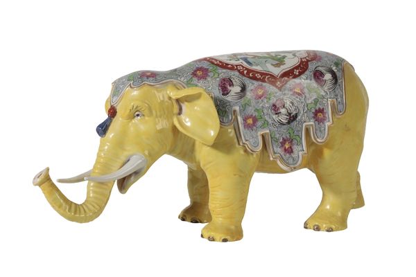 FRENCH SAMSON PORCELAIN FIGURE OF AN ELEPHANT, LATE 19TH / EARLY 20TH CENTURY