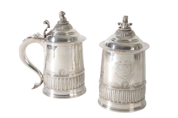 PAIR OF LATE GEORGE III SILVER TANKARDS, BY ROBERT GARRARD, LONDON 1809