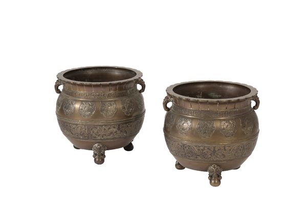 LARGE PAIR OF CHINESE BRONZE URNS, LATE QING DYNASTY
