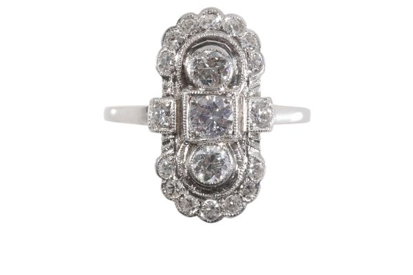 AN ART DECO DIAMOND CLUSTER RING