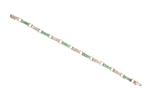 AN EMERALD AND DIAMOND BRACELET