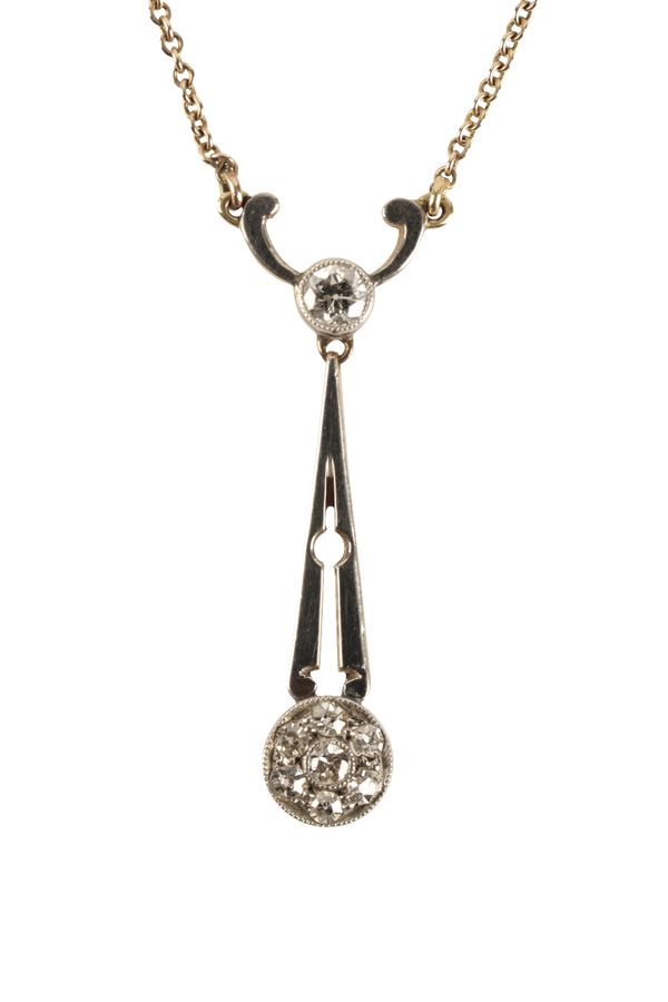 A DIAMOND PENDANT NECKLACE