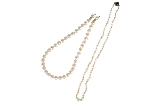 A CULTURED BLISTER PEARL NECKLACE