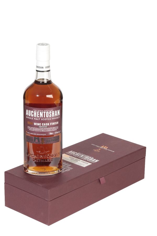 AUCHENTOSHAN SINGLE MALT SCOTCH WHISKY, AGED 25 YEARS, 1988