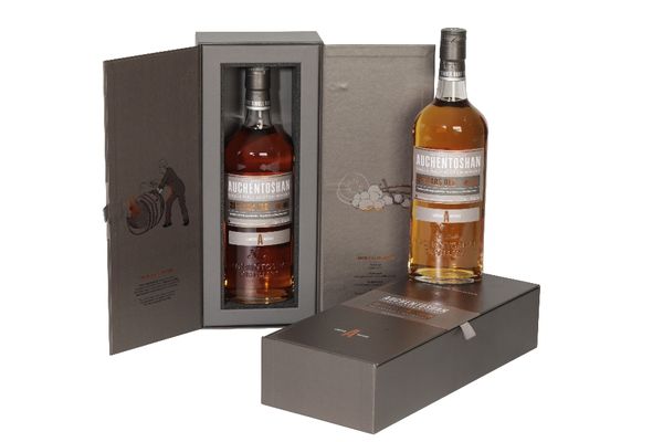 AUCHENTOSHAN SINGLE MALT SCOTCH WHISKY, AGED 21 YEARS