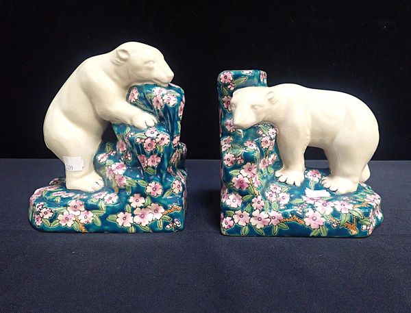 A PAIR OF CERAMIC POLAR BEAR BOOKENDS