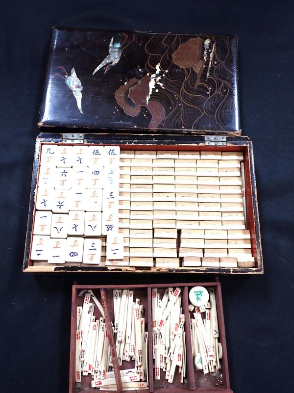 A BONE AND BAMBOO MAH-JONG SET