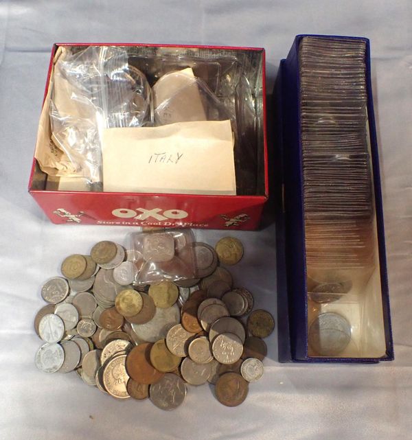 A QUANTITY OF MIXED FOREIGN COINS