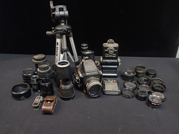 MAMIYA 645 1000S CAMERA AND LENS