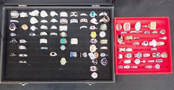 A LARGE COLLECTION OF GEM-SET RINGS