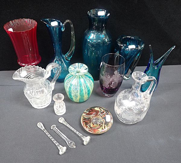A  COLLECTION OF MIXED GLASS