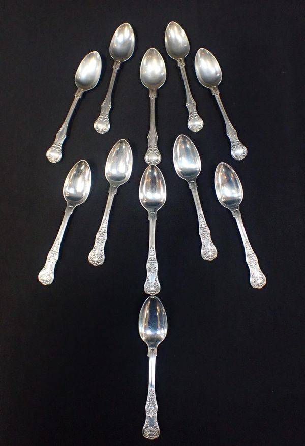 A SET OF SIX SILVER TEASPOONS BY T. COX SAVORY