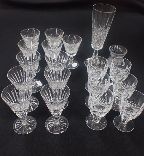 A QUANTITY OF WATERFORD CRYSTAL GLASS WARE