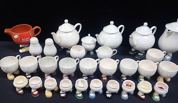 A LARGE COLLECTION OF CARLTON WARE WALKING TABLEWARE